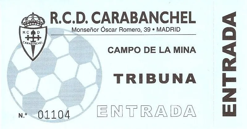 Entrada antigua de un partido del Carabanchel