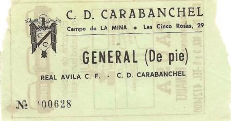 Entrada antigua de un partido del Carabanchel